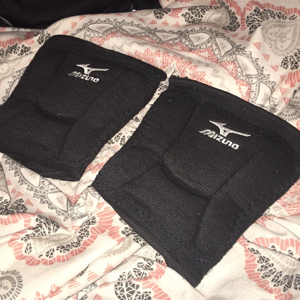 Mizuno volleyball knee pads